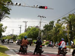 Baru 6 Bulan, Denda Tilang Elektronik di Jawa Tengah Tembus Rp 20 M Baru 6 Bulan, Denda Tilang Elektronik di Jawa Tengah Tembus Rp 20 M