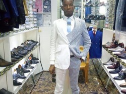 Hidup Melarat Banyak Gaya, La Sape yang Viral Beli Baju Puluhan Juta