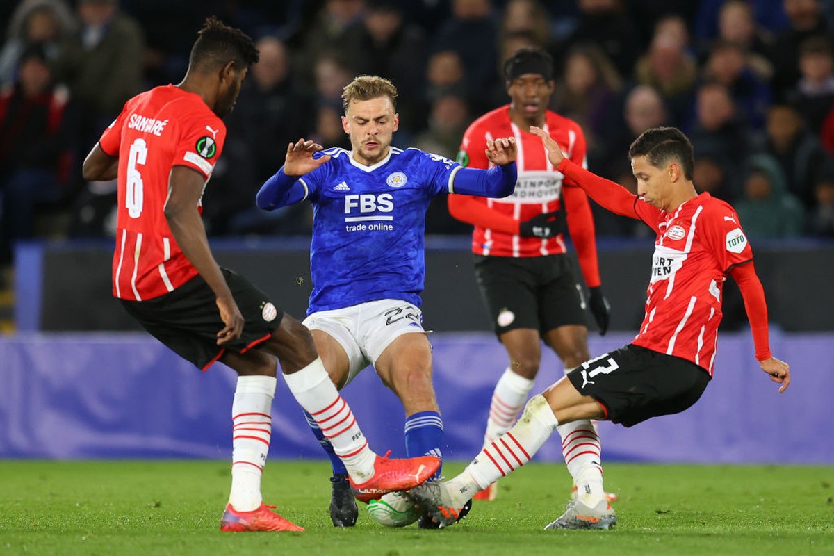 PSV gagal mengalahkan PSV di kandang sendiri. Foto: Getty Images/Catherine Ivill