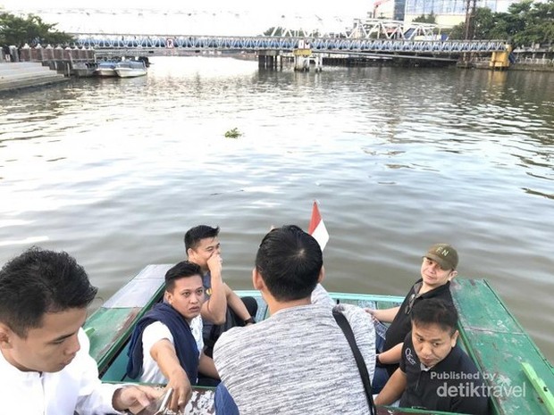 Menyusuri Sungai Jadi Opsi Ngabuburit di Kalimantan/Foto : travel.detik.com/detikTravel