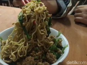 Bikin Laper: Mie Ayam Ancaman Spesial Cabe Gerus Bikin Laper: Mie Ayam Ancaman Spesial Cabe Gerus