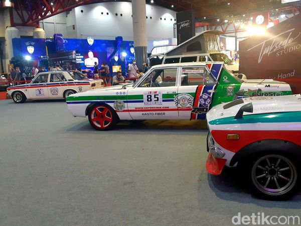 Potret Mobil Lawas yang Diajak Kebut-kebutan