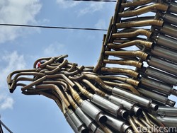 Unik! Monumen Garuda di Solo Baru Ini Dibuat dari Knalpot Brong Sitaan