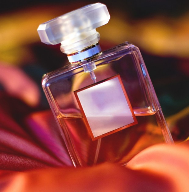 Parfum untuk hijab/Foto : goodfon.com/Amentia jangan menggunakan parfum untuk mengusir bau apek dari hijab