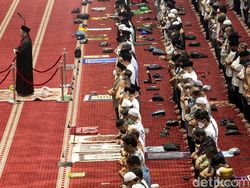 Kemenag Buka Lowongan Imam Masjid di Arab, Harus Hafal Al-Quran