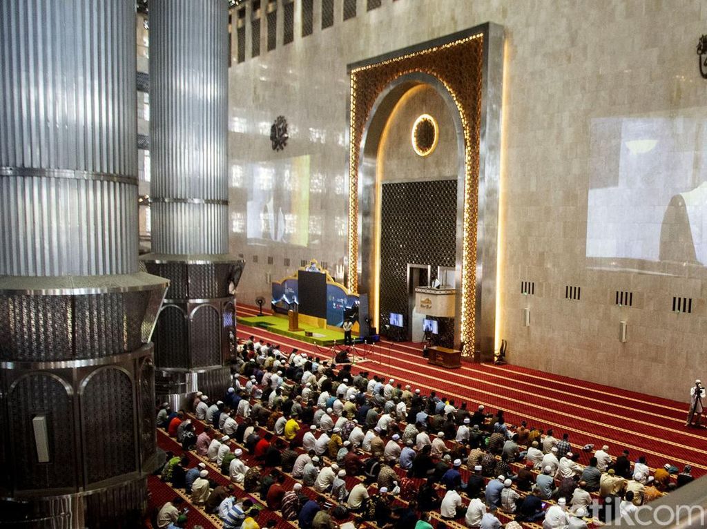 Khutbah Jumat di Bulan Safar 2022: Muhasabah Diri Perkuat Etos Kemajuan Khutbah Jumat di Bulan Safar 2022: Muhasabah Diri Perkuat Etos Kemajuan
