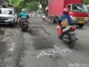 Sabar, Pemkot Malang Baru Bisa Perbaiki Jalan Berlubang pada 2023