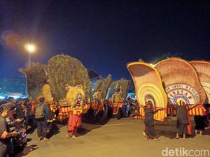 Di Balik Eksistensi Singo Mangku Joyo-Paguyuban Reog Ponorogo di Surabaya Di Balik Eksistensi Singo Mangku Joyo-Paguyuban Reog Ponorogo di Surabaya