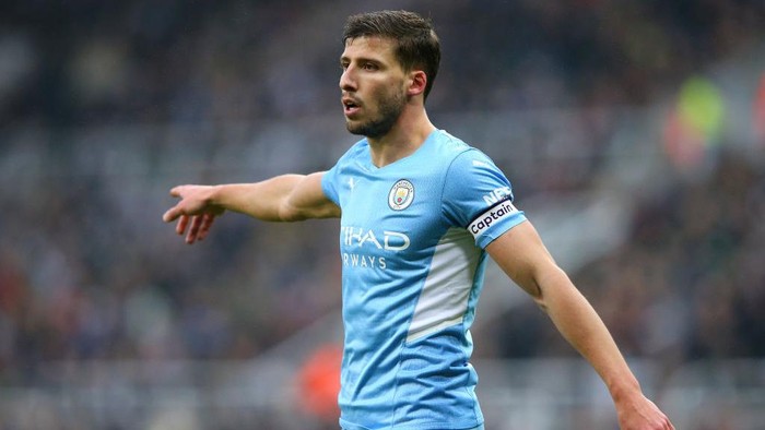 NEWCASTLE UPON TYNE, ENGLAND - DECEMBER 19:  Ruben Dias of Manchester City during the Premier League match between Newcastle United  and  Manchester City at St. James Park on December 19, 2021 in Newcastle upon Tyne, England. (Photo by Alex Livesey/Getty Images)