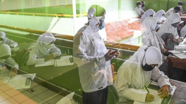 Sekolah di Jakarta Kembali Belajar Tatap Muka 100 Persen