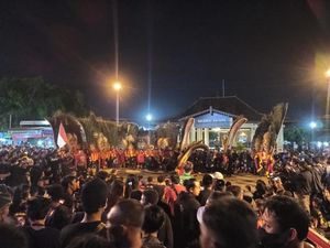 Seniman Ponorogo Desak Pemerintah Segera Daftarkan Reog ke UNESCO Seniman Ponorogo Desak Pemerintah Segera Daftarkan Reog ke UNESCO