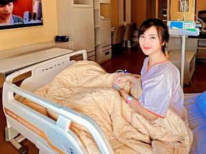 Tania Ayu Masuk Rumah Sakit Gegara Keracunan Makanan