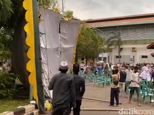 Tenda Safari Ramadan Pemkab Tuban Roboh Tersapu Angin Kencang