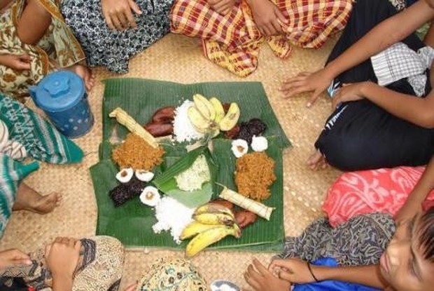 Tradisi Megibung di Bali/Foto : food.detik.com/detikFood