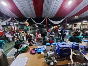 Menilik Antusiasme Warga Berburu Vaksinasi Malam