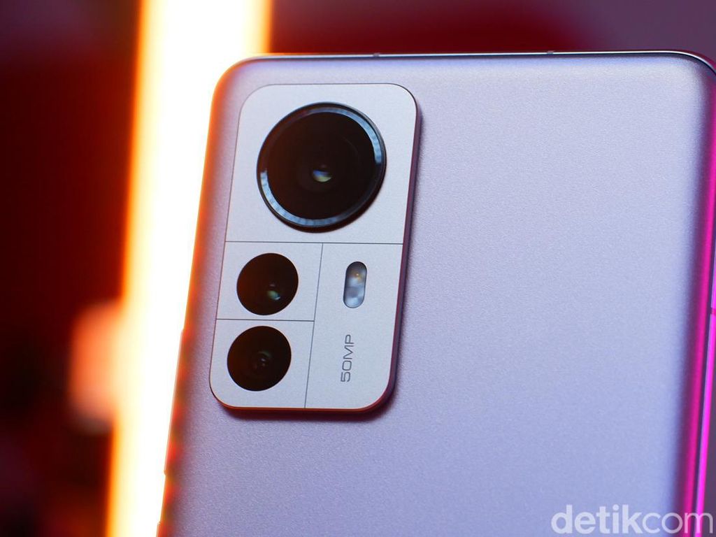 Wujud Xiaomi 12S Terungkap, HP Pertama Hasil Kolaborasi dengan Leica?