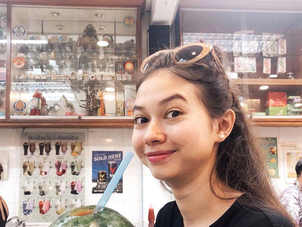 Yuki Kato Pamer Foto Keluarga, Wajah Ayahnya yang Jarang Tersorot Curi Atensi Yuki Kato Pamer Foto Keluarga, Wajah Ayahnya yang Jarang Tersorot Curi Atensi