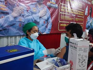 Khawatir Tak Bisa Mudik, 800 Warga Pancoran Jaksel Daftar Vaksin Booster