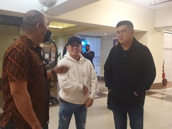 Penampakan 2 Tersangka Kasus DNA Pro Saat Ditangkap di Hotel Bintang 5