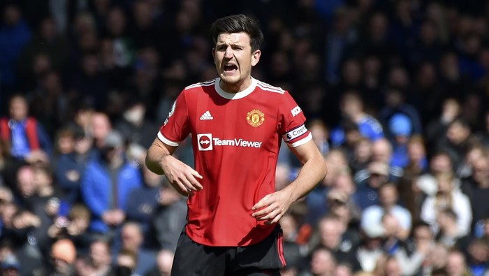 harry maguire manchester united liga inggris premier league everton vs manchester united Manchester United's Harry Maguire shouts during the Premier League soccer match between Everton and Manchester United at Goodison Park, in Liverpool, England, Saturday, April 9, 2022. (AP Photo/Rui Vieira)