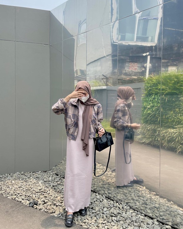 Hijab crop top/ Foto: Instagram.com/listian_dini Hijab crop top