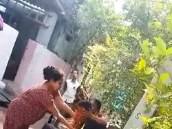 Perih! Ibu Ini Oleskan Bubuk Cabai ke Wajah Anaknya yang Pecandu Narkoba