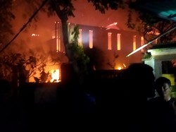 Ditinggal Pemilik ke Luar Negeri, Vila Terbakar