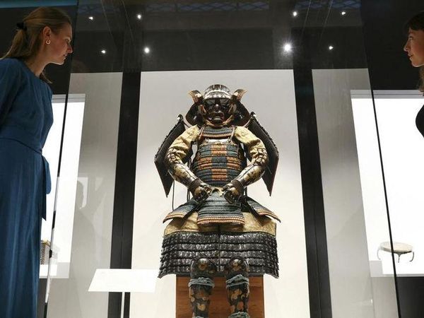 Kerajaan Inggris Pamer Koleksi Artefak Jepang, Ada Lukisan hingga Baju Zirah