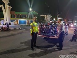 Patroli Skala Besar-Polres Lamongan Sita 28 Motor Berknalpot Brong