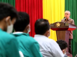 Bos OJK Beberkan Strategi Keuangan Syariah Bertahan di Masa Pandemi