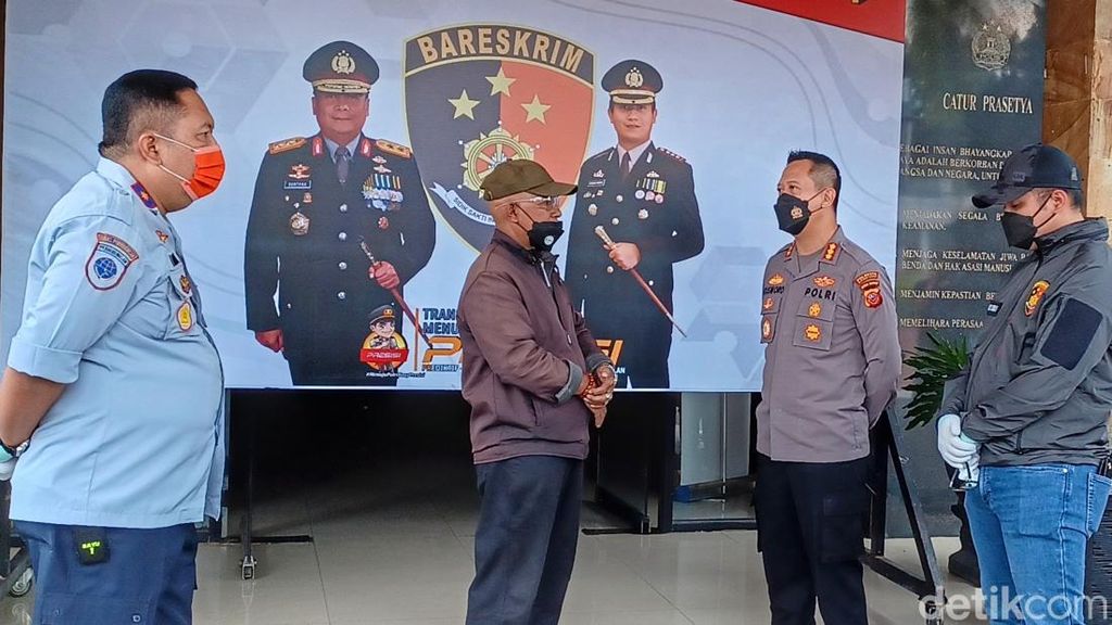 Preman yang Ancam Sopir Bus TMP Diringkus Polresta Bandung Preman yang Ancam Sopir Bus TMP Diringkus Polresta Bandung