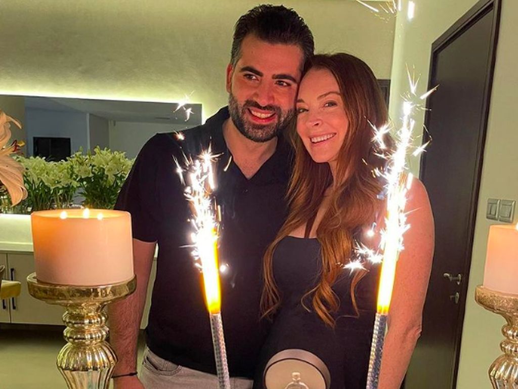 Tunangan dengan Pria Muslim, Lindsay Lohan Ngaku Lebih Tenang Tinggal di Dubai Tunangan dengan Pria Muslim, Lindsay Lohan Ngaku Lebih Tenang Tinggal di Dubai