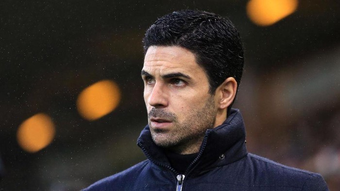 NORWICH, ENGLAND - DECEMBER 26: Arsenal Manager Mikel Arteta during the Premier League match between Norwich City  and  Arsenal at Carrow Road on December 26, 2021 in Norwich, England. (Photo by Stephen Pond/Getty Images)
