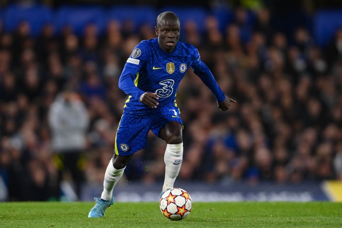 LONDON, ENGLAND - APRIL 06: Ngolo Kante of Chelsea in action during the UEFA Champions League Quarter Final Leg One match between Chelsea FC and Real Madrid at Stamford Bridge on April 06, 2022 in London, England. (Photo by Mike Hewitt/Getty Images)