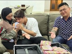 Diusut Polisi, Ini Momen Bos DNA Pro Beri Duit Sekoper ke Rizky Billar-Lesti