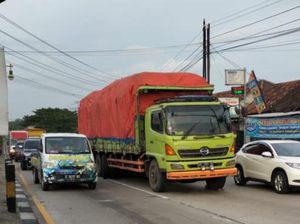 Jalan Jogja-Solo di Ceper Klaten Padat Merayap, Ini Penyebabnya