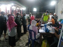 Vaksin Booster Mulai Sasar Jamaah Salat Tarawih di Jembrana