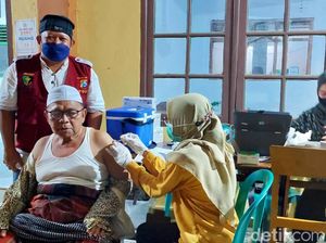 Satgas COVID-19 Banyuwangi Gelar Vaksinasi di Ponpes Hingga Masjid Satgas COVID-19 Banyuwangi Gelar Vaksinasi di Ponpes Hingga Masjid