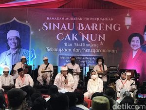 Alasan di Balik Megawati Undang Cak Nun ke Markas PDIP Alasan di Balik Megawati Undang Cak Nun ke Markas PDIP