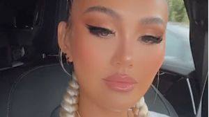 7 Foto Penampilan Agnez Mo yang Dituding Netizen Oplas, Padahal...