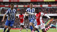 Dua kekalahan beruntun dari Crystal Palace dan Brighton membuat Arsenal tertahan di posisi kelima dengan 54 poin dari 30 laga.