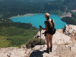 Suka Duka Pramugari Kartika, Jauh dari Keluarga-Fisik Harus Prima