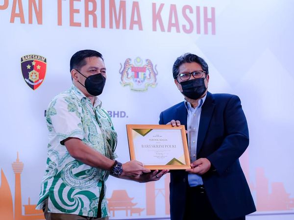 Bareskrim Polri Terima Penghargaan dari Malaysia