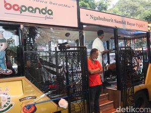 Bayar Pajak Sambil Ngabuburit di Alun-alun Bandung