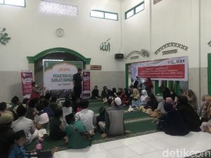 Cara Ngabuburit Tak Biasa Santri di Sukabumi