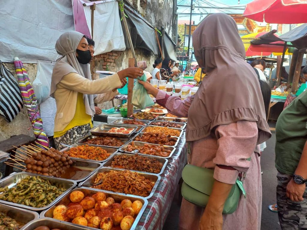 Pasar Kaget Kampung Anyar, Pusat Jajanan Buka Puasa di Buleleng