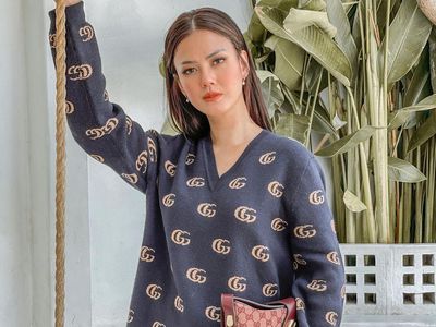 Nita Gunawan Buktikan Wajah Glowing Tak Pakai Bedak