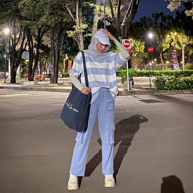 Outfit Buka Bareng Bestie Sambil Momong Anak ala Zaskia Adya Mecca/ Foto : Instagram @zaskiadyamecca Outfit Buka Bareng Bestie Sambil Momong Anak ala Zaskia Adya Mecca