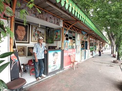 Penghasilan Pelukis Jalanan Tak Tentu, Bisa Berbulan-bulan Tak Dapat Order