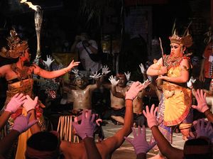 Bukan di Bali, Pagelaran Tari Kecak Ini di Bekasi